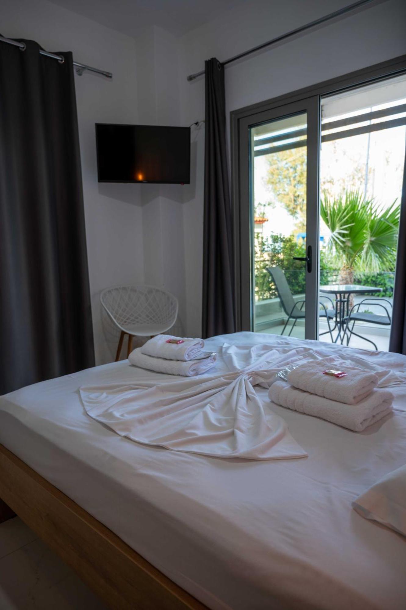ארטמידה Finikas Suites & Apartments 10Min From Athens Airport מראה חיצוני תמונה